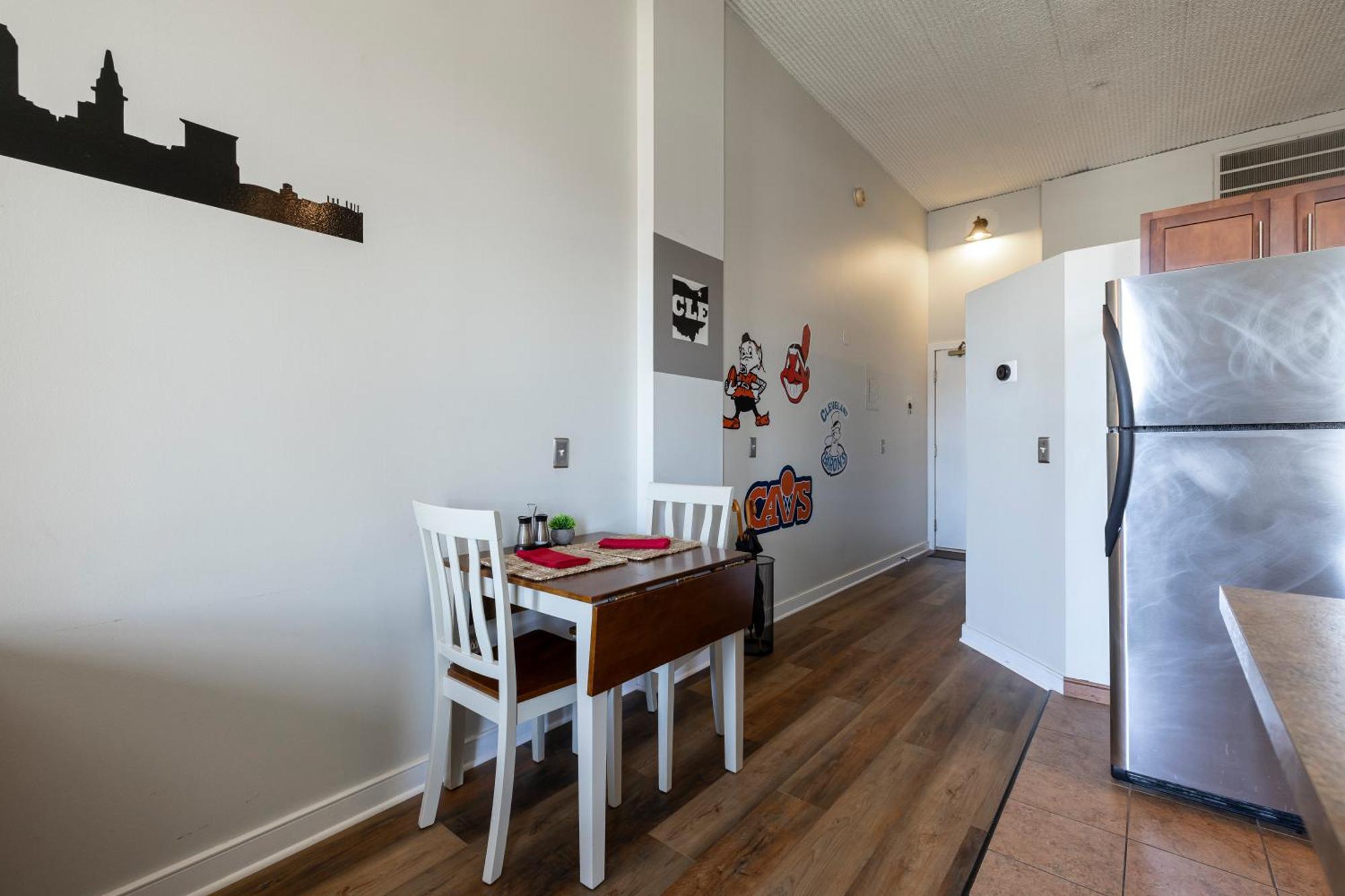 Cle Rock Haven - Play, Work, Whirlpool Tub Escape