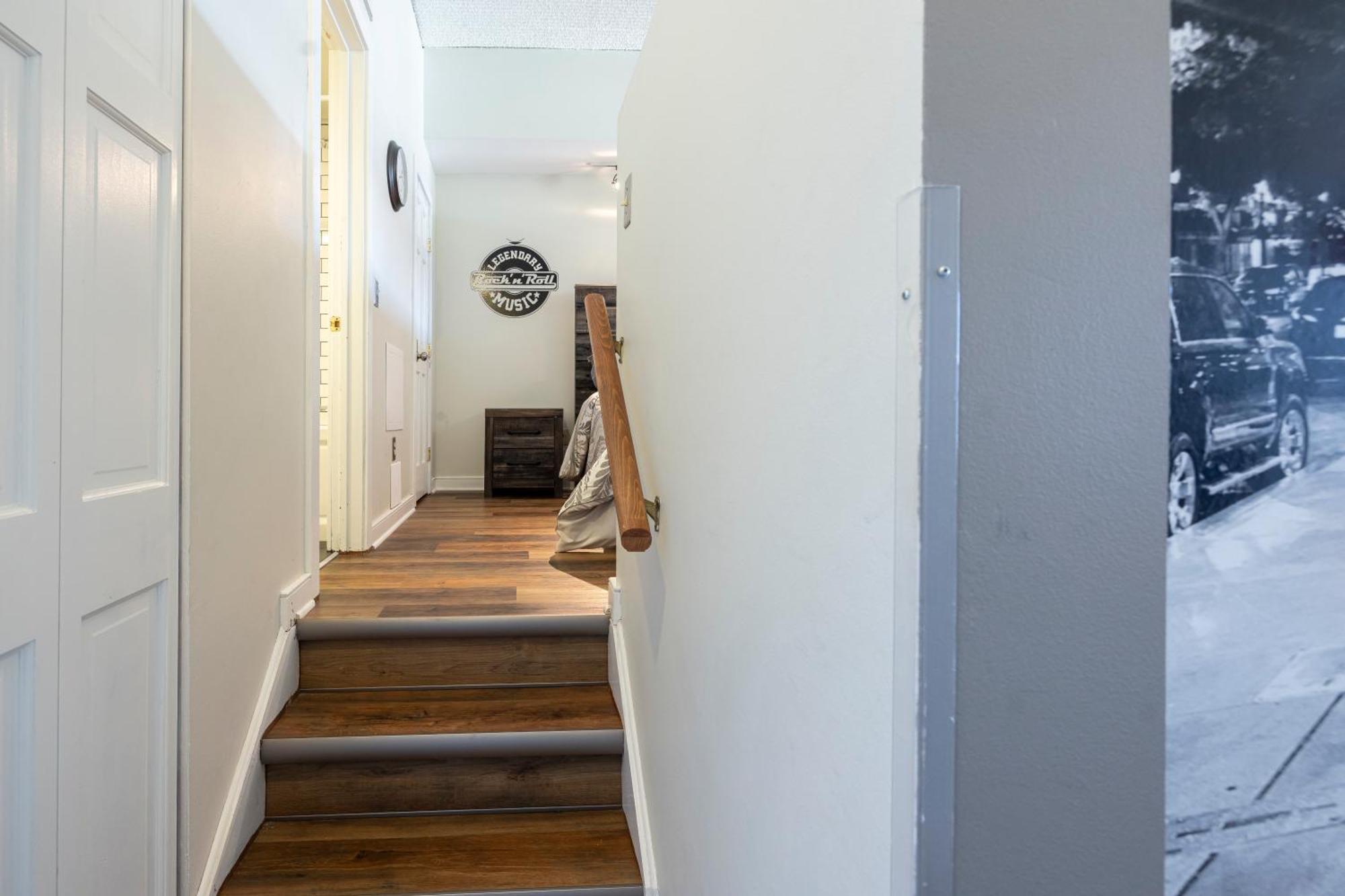Apartment Cle Rock Haven - Play, Work, Whirlpool Tub Escape Cleveland