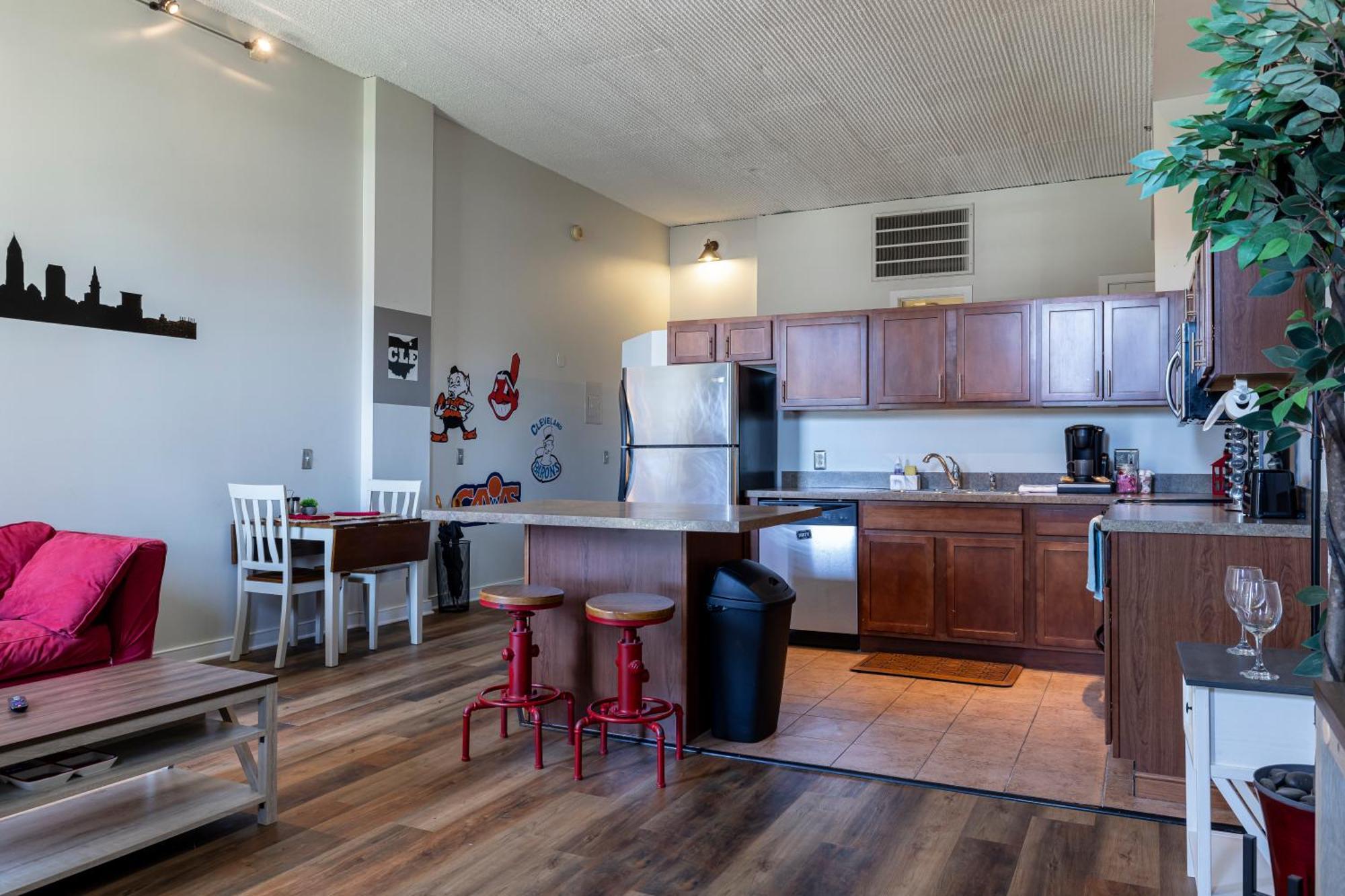 Cle Rock Haven - Play, Work, Whirlpool Tub Escape * Cleveland