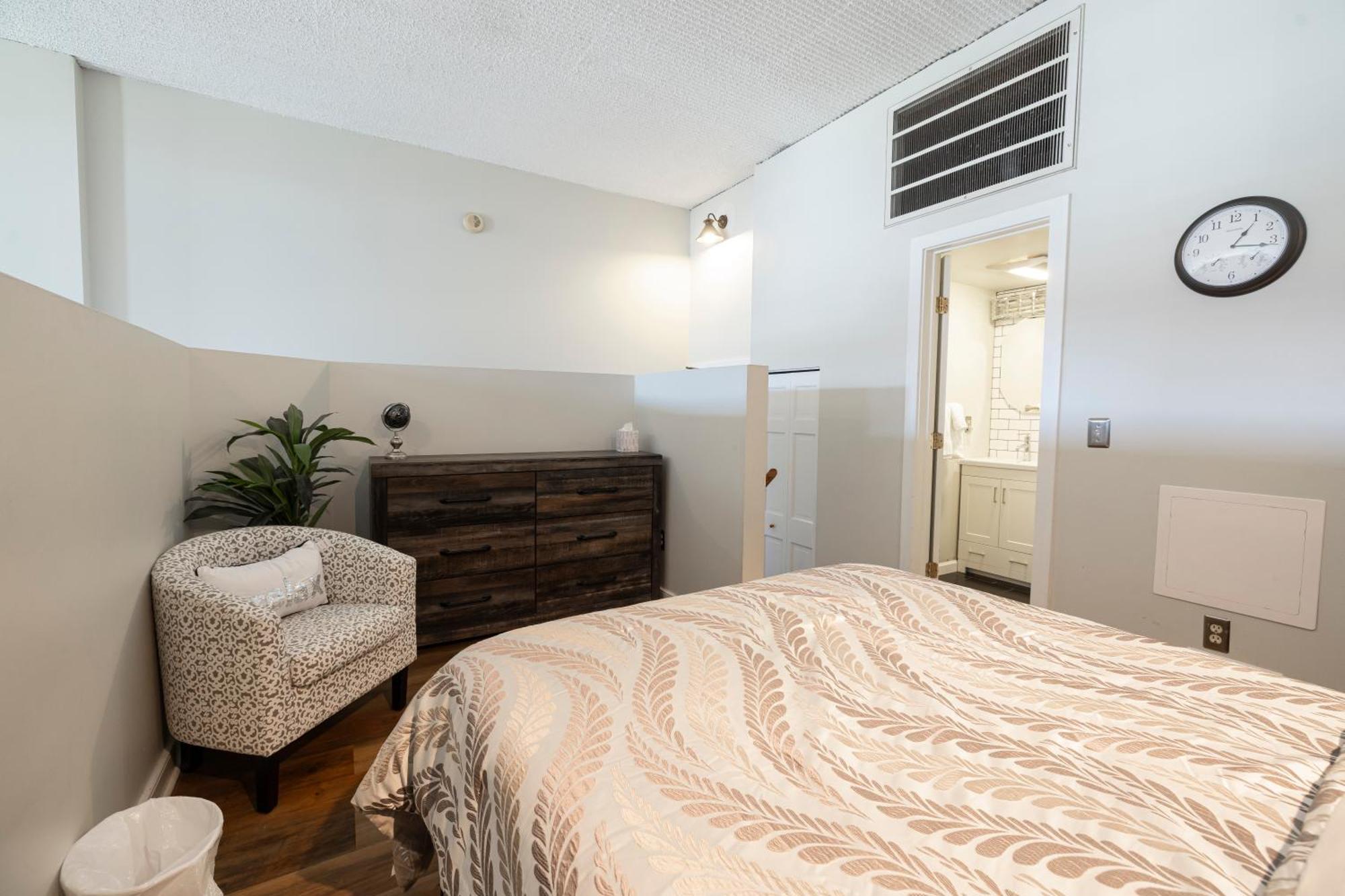Cle Rock Haven - Play, Work, Whirlpool Tub Escape Cleveland