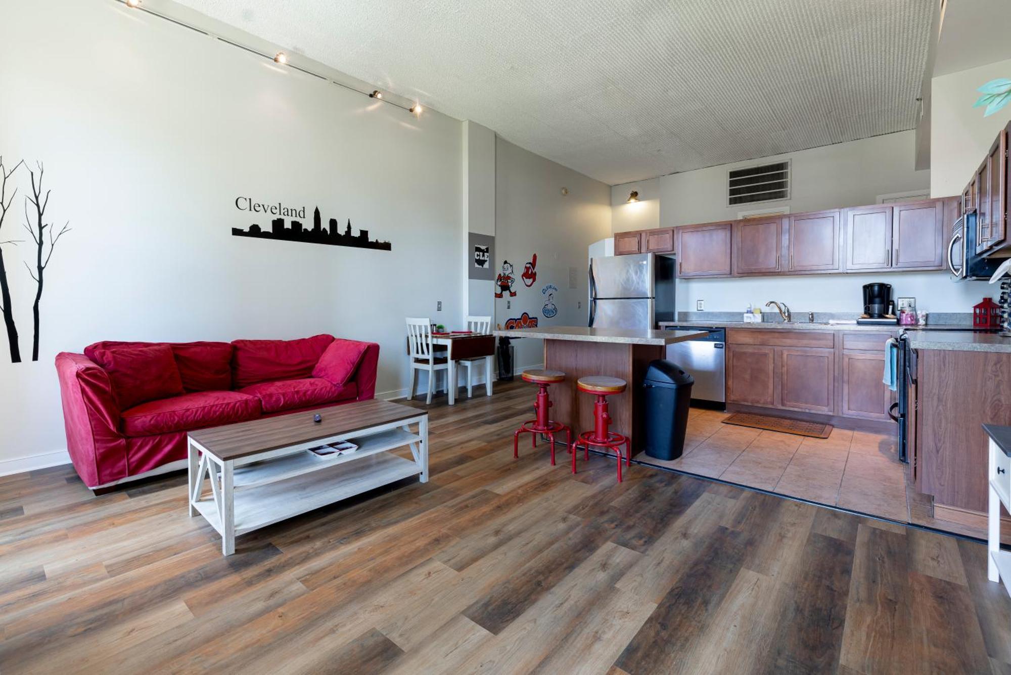 Apartment Cle Rock Haven - Play, Work, Whirlpool Tub Escape *