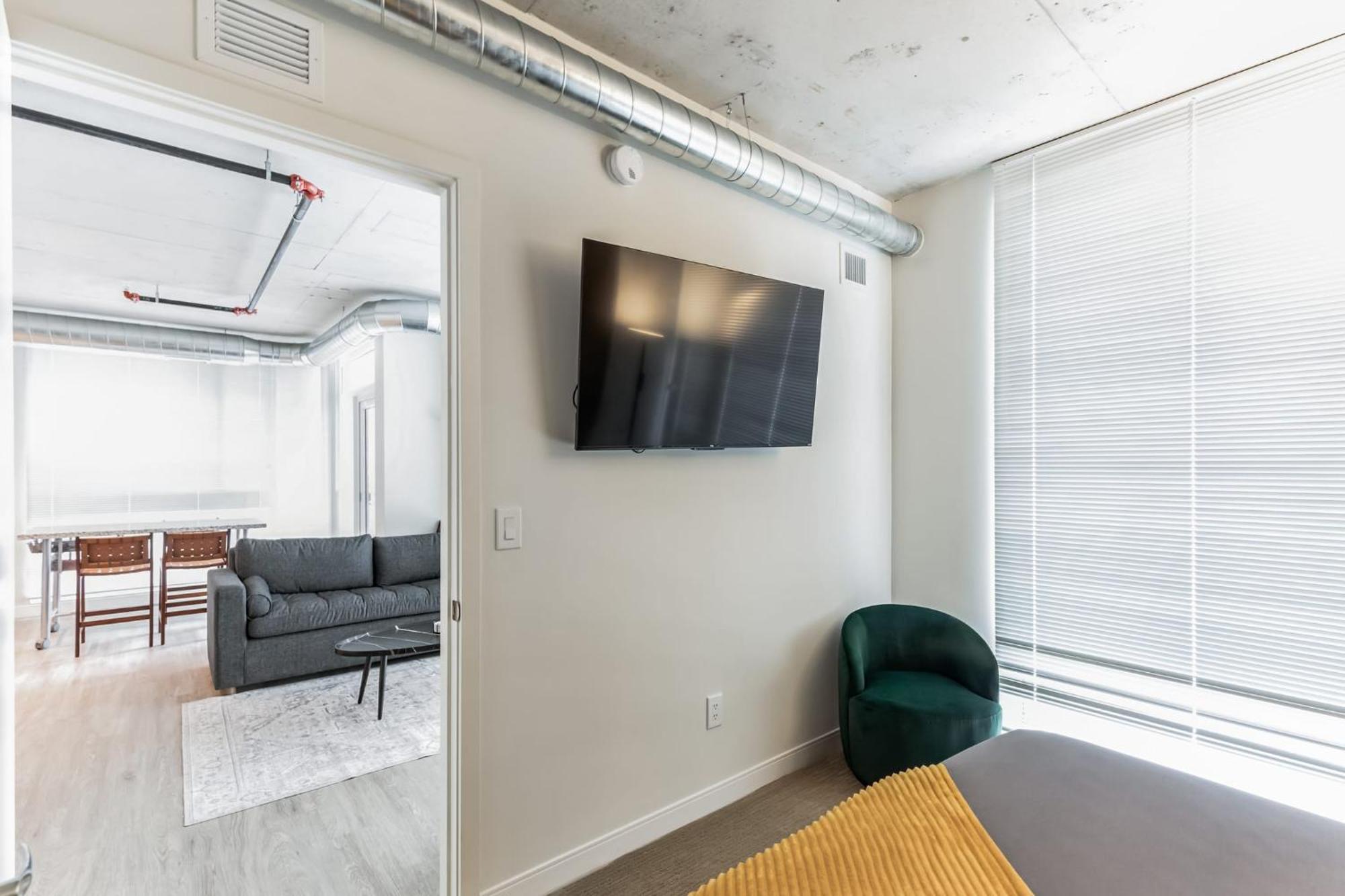 Dt Delight Downtown Living 2bd2ba Endless Access Cleveland