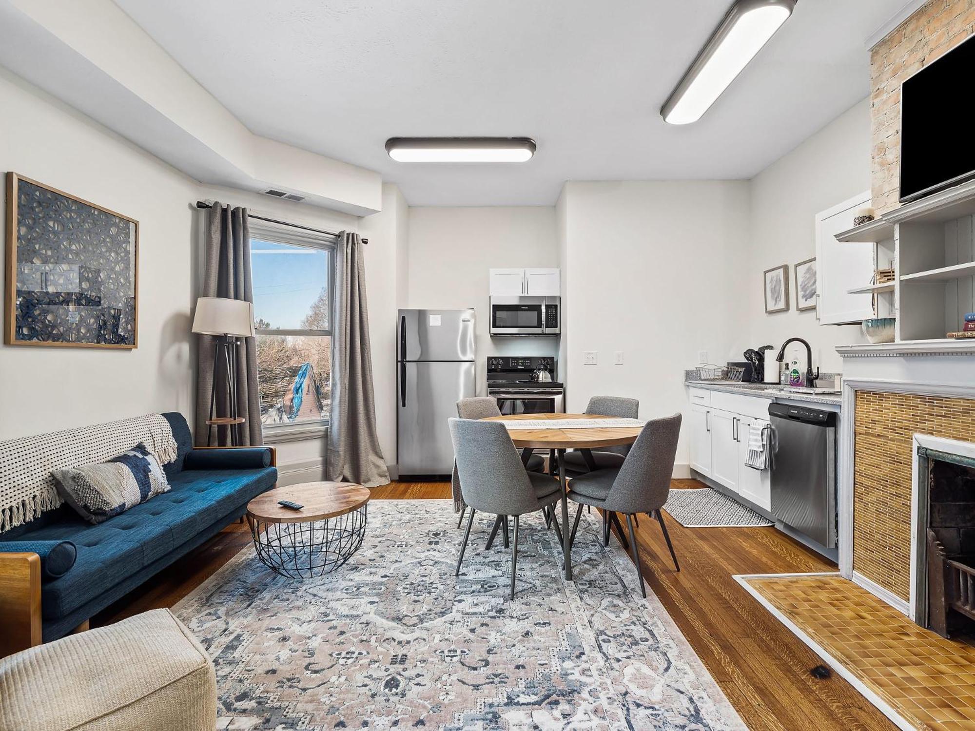 Apartment Carriage Manor - Sun Soaked 1br - Close To Ccf Cleveland