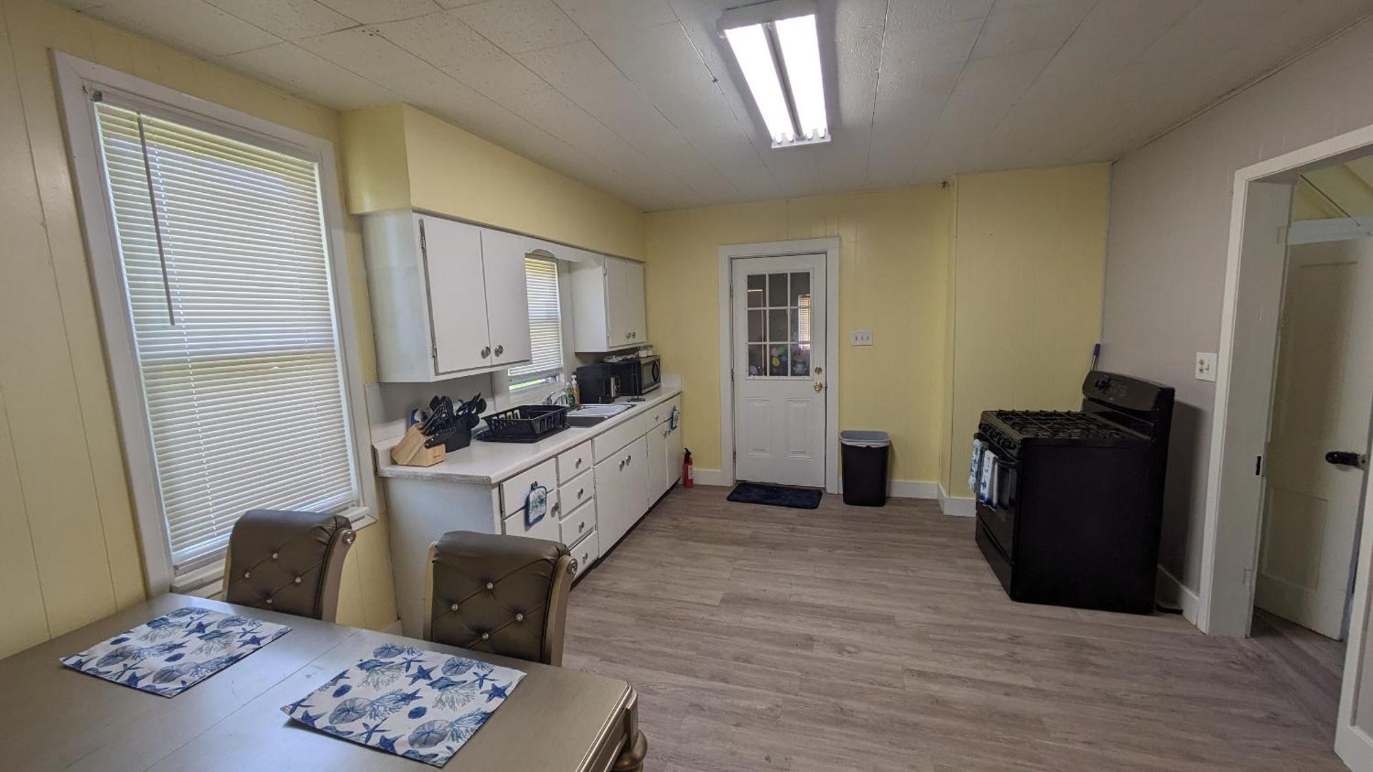 Amazing Llc Apartment Cleveland