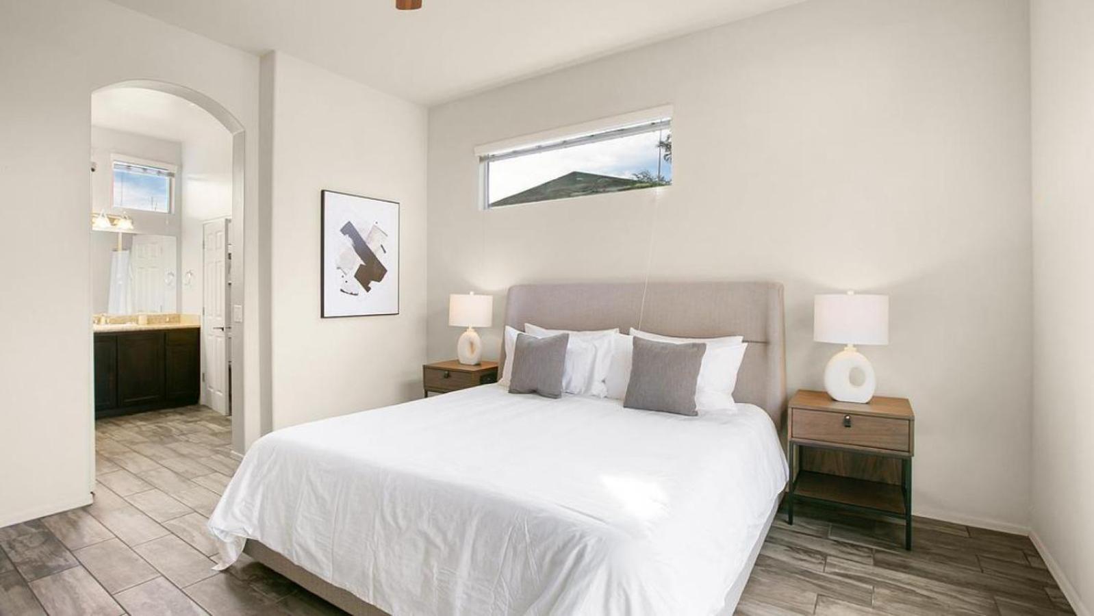 Landing At La Collina - 2 Bedrooms In Circle Apartment