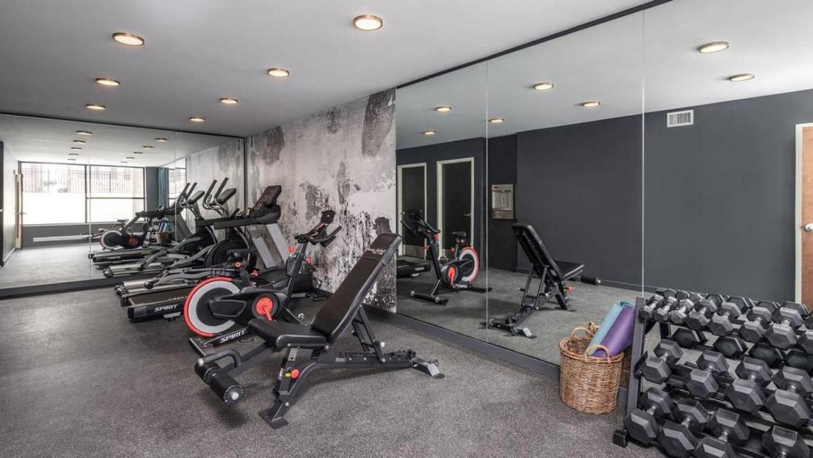 Landing At Baricelli - 1 Bedroom In Circle Apartment *