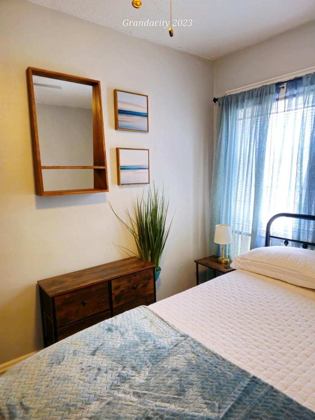 Lovely! Near Cleve Clinic/uh/cwru/dwntwn W/porch Holiday home Cleveland