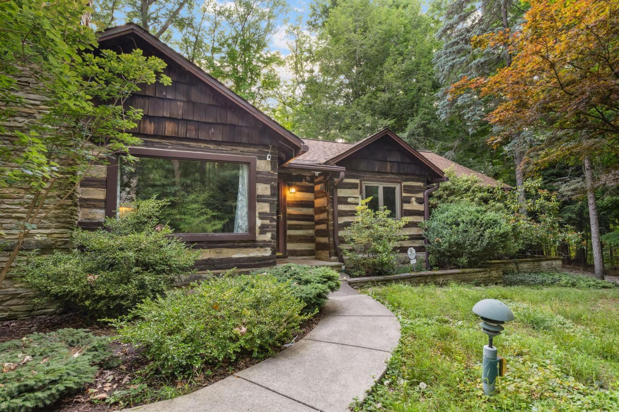 Holiday home Log - Natures Oasis - Fire Pit & Gazebo *
