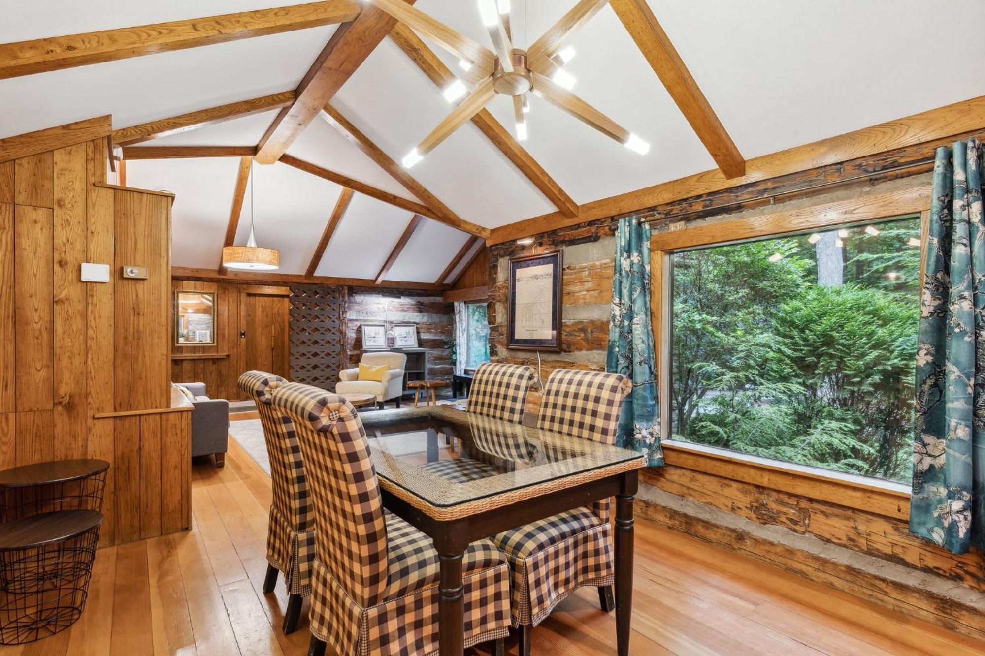 Log - Natures Oasis - Fire Pit & Gazebo Holiday home Cleveland