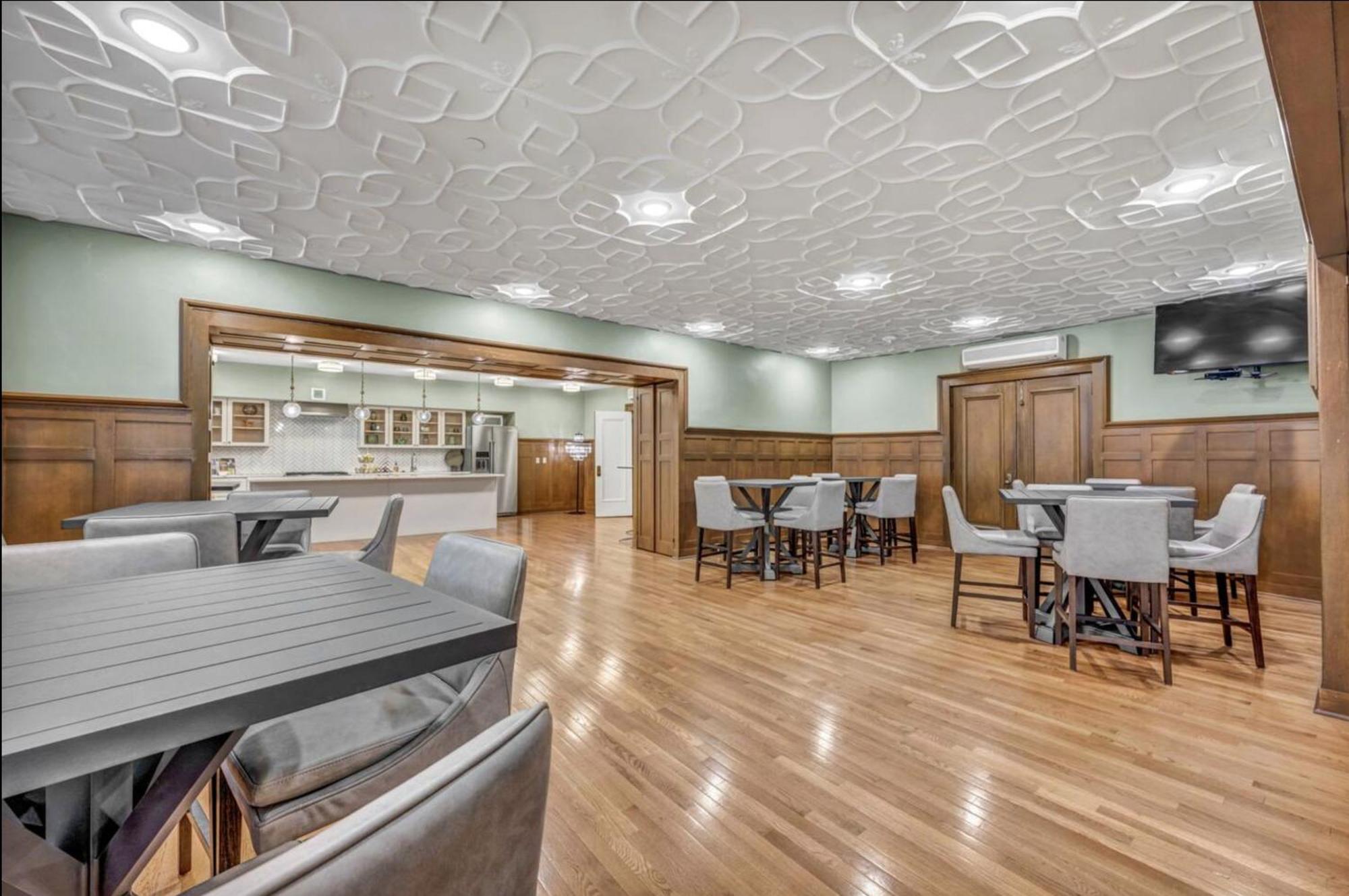 Heart Of Dt With Free Pool & Steam Gym Luxe 812 Cleveland