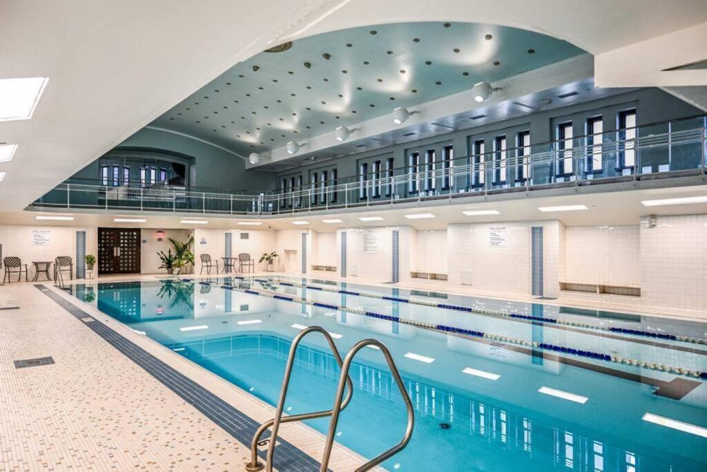 1103- Heart Of Dt Playhouse Square View With Pool & Steam Apartment *
