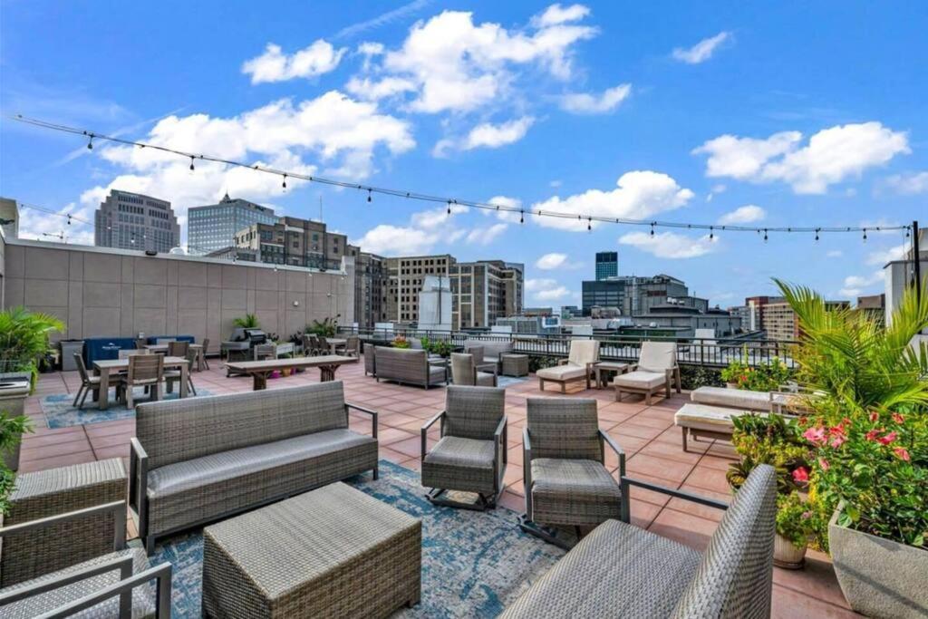 Apartment 413- Heart Of Dt With Free Heated Pool And Gym Luxe