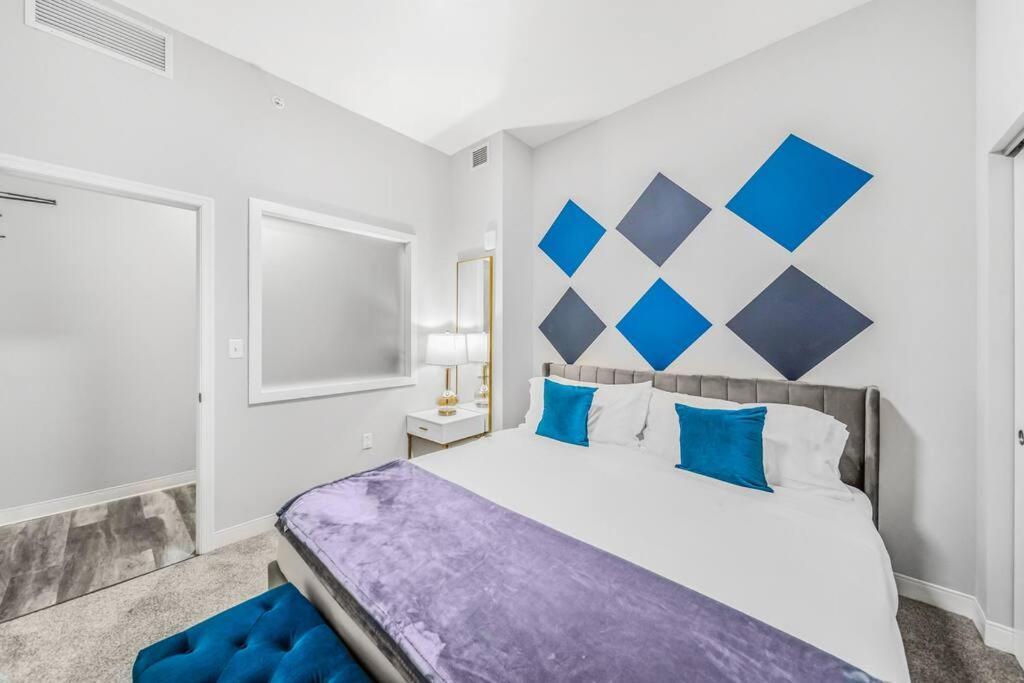 413- Heart Of Dt With Free Heated Pool And Gym Luxe *