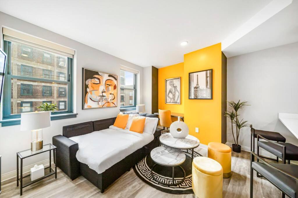 Heart Of Dt With Free Pool & Steam Gym Luxe 812 Apartment Cleveland