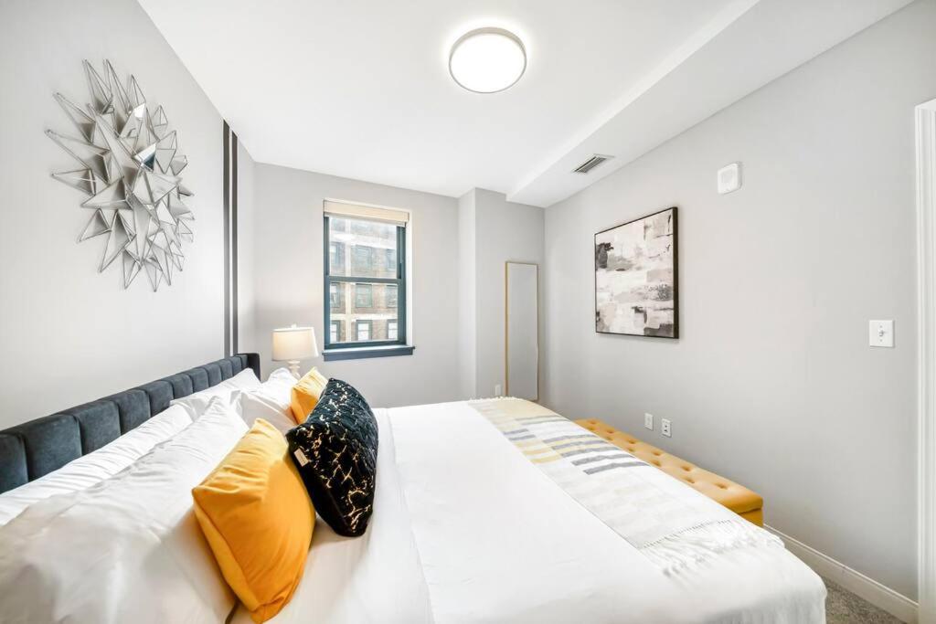 Heart Of Dt With Free Pool & Steam Gym Luxe 812 Cleveland