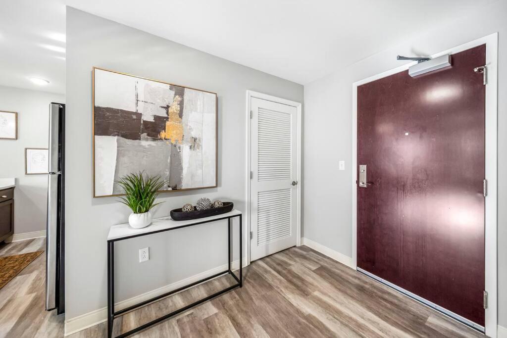 Heart Of Dt With Free Pool & Steam Gym Luxe 812 Cleveland