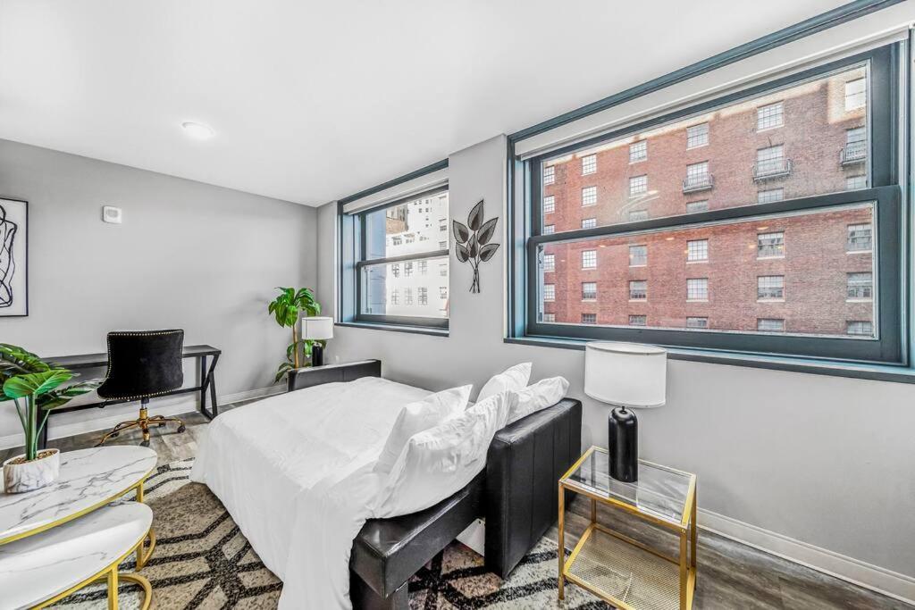 2br Unit With Game Machine With Pool And Gym Access-602 Apartment *