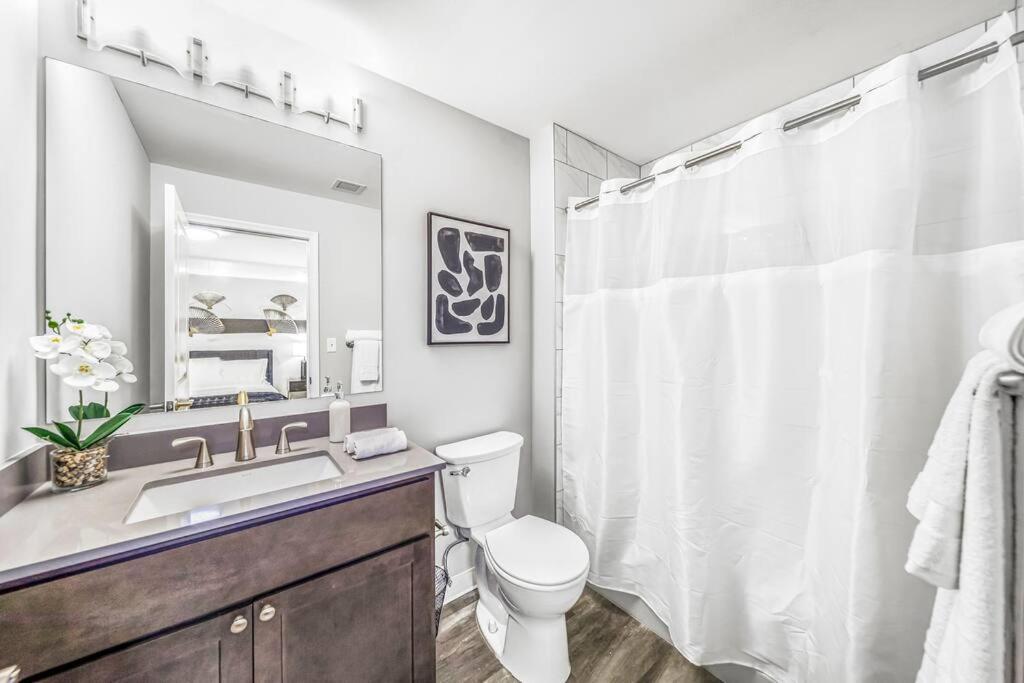 2br Unit With Game Machine With Pool And Gym Access-602 Apartment