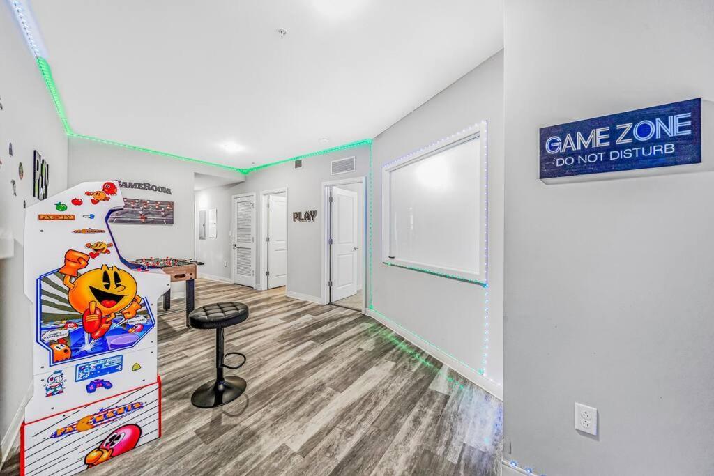 Apartment 2br Unit With Game Machine With Pool And Gym Access-602