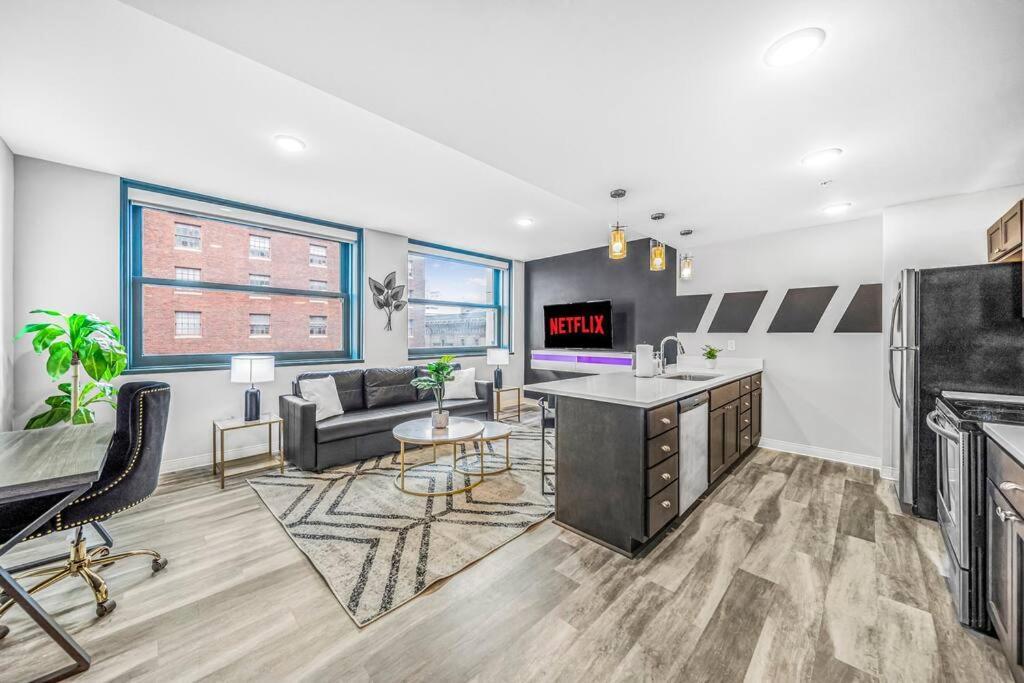 Apartment 2br Unit With Game Machine With Pool And Gym Access-602 Cleveland