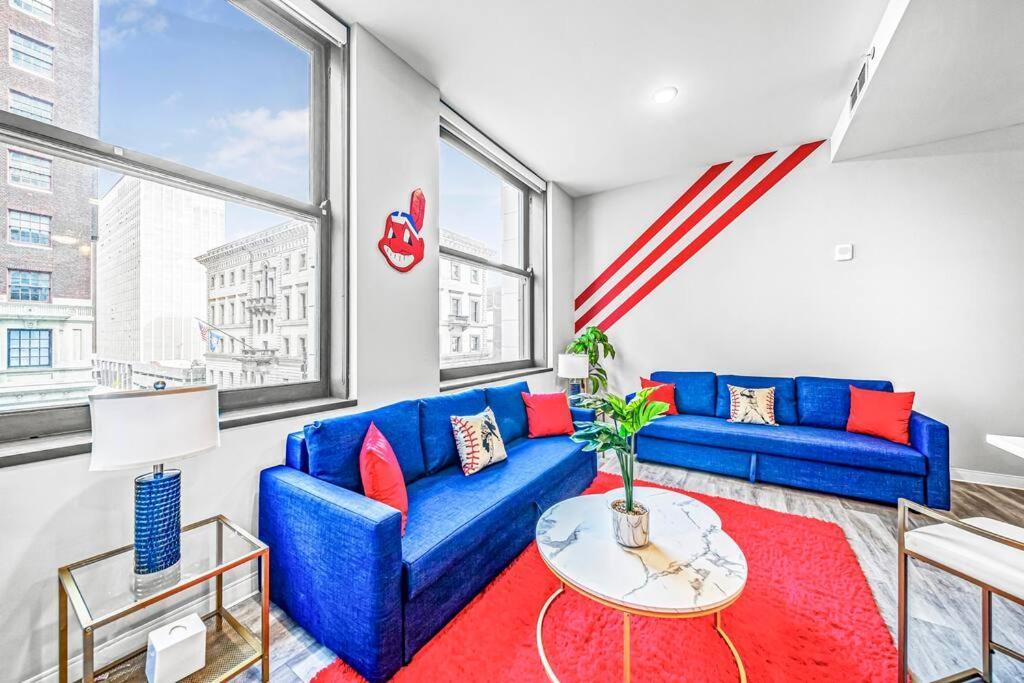 2br Unit In The Heart Of Dt With View Of Playhouse Square, Pool & Gym Access- 305 Apartment Cleveland