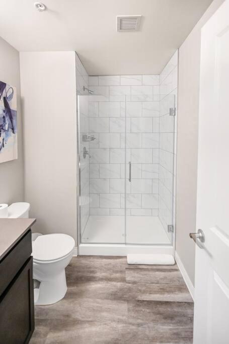 Apartment 2br Unit In The Heart Of Dt On Playhouse Square, With Pool And Gym Access-1106 Cleveland