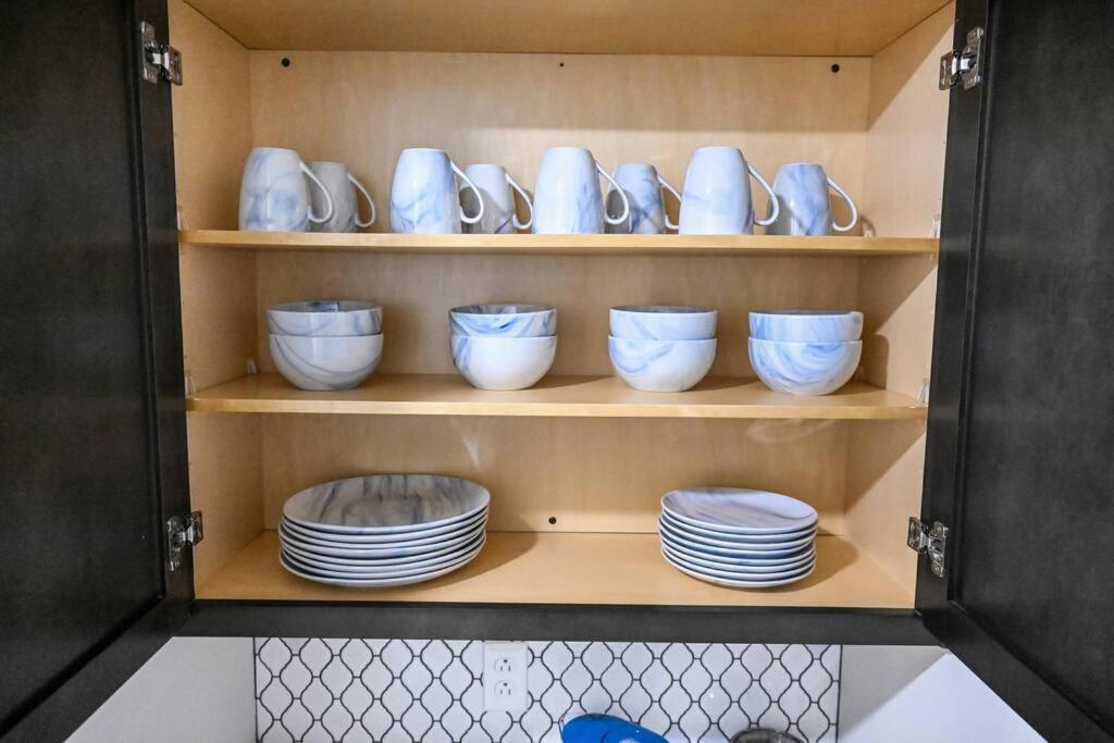 2br Unit In The Heart Of Dt On Playhouse Square, With Pool And Gym Access-1106 Apartment