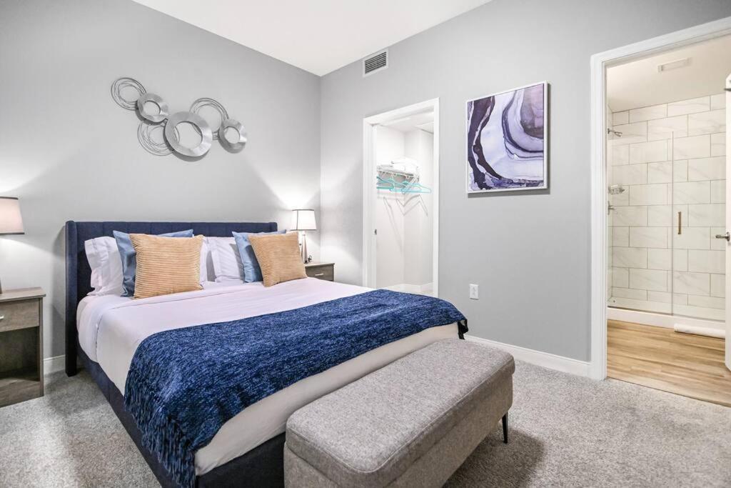 2br Unit In The Heart Of Dt On Playhouse Square, With Pool And Gym Access-1106