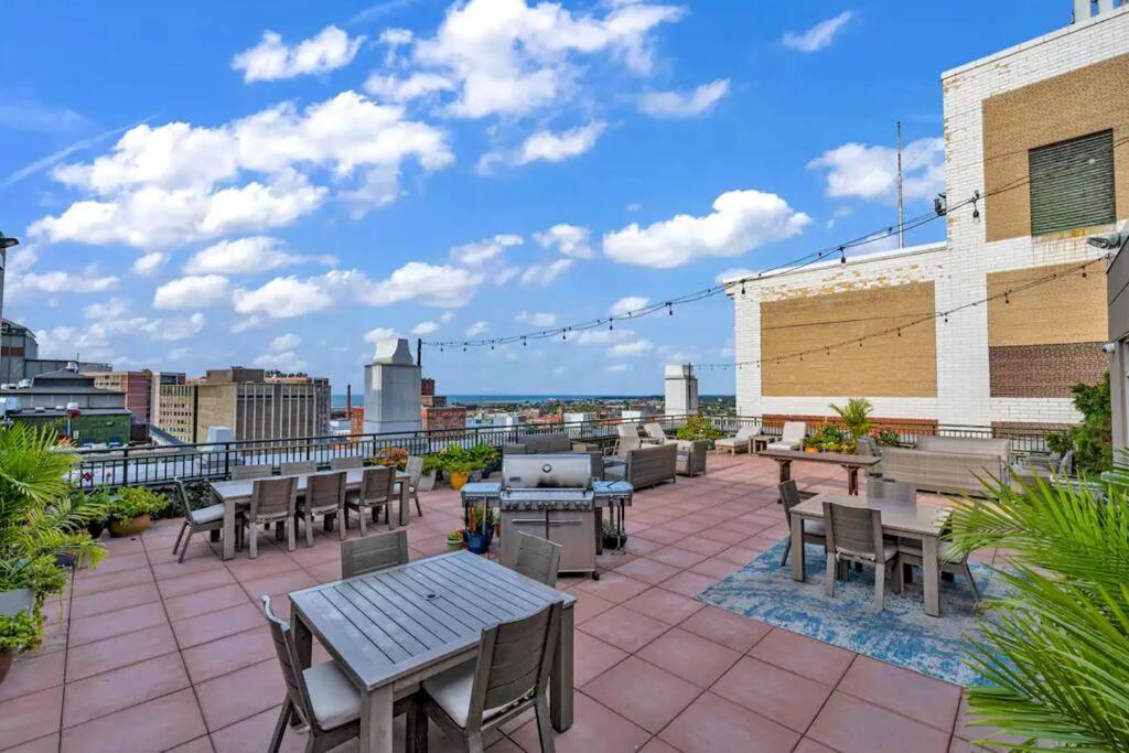 2br Unit In The Heart Of Dt On Playhouse Square, With Pool And Gym Access-1106 * Cleveland
