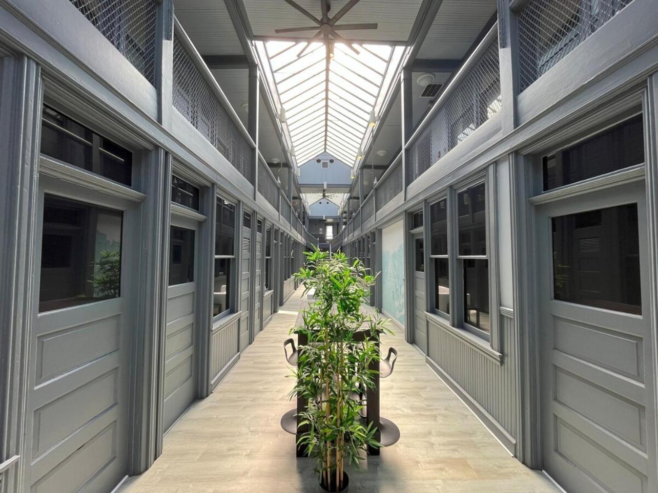 Apartment Local Modern Getaway - Ground Floor Cleveland