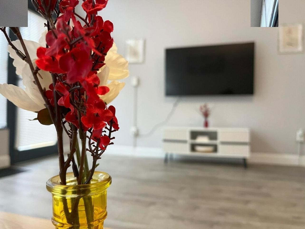 Apartment Local Modern Getaway - Ground Floor