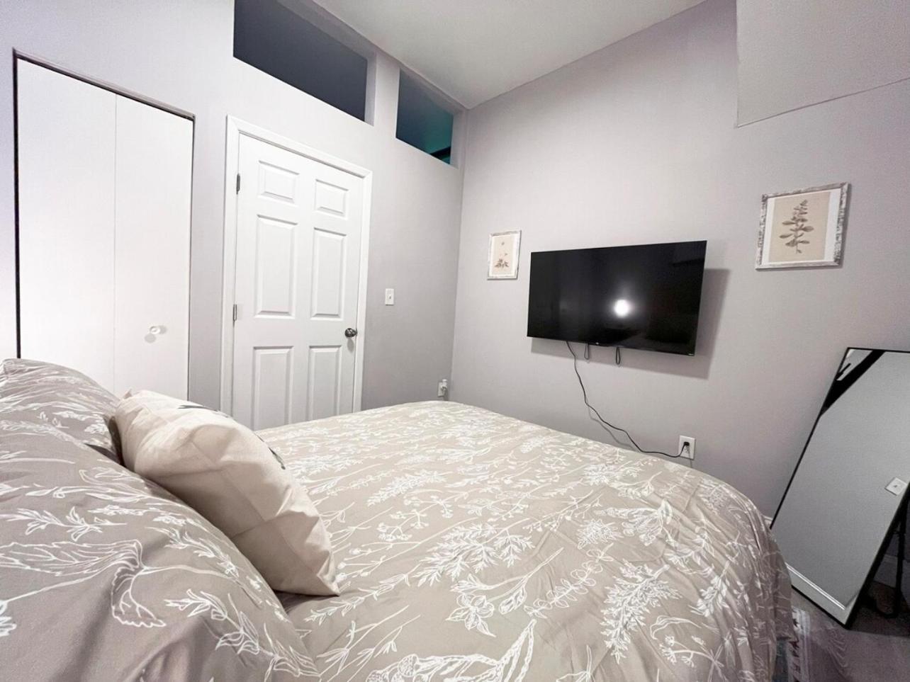 Apartment Local Modern Getaway - Ground Floor *