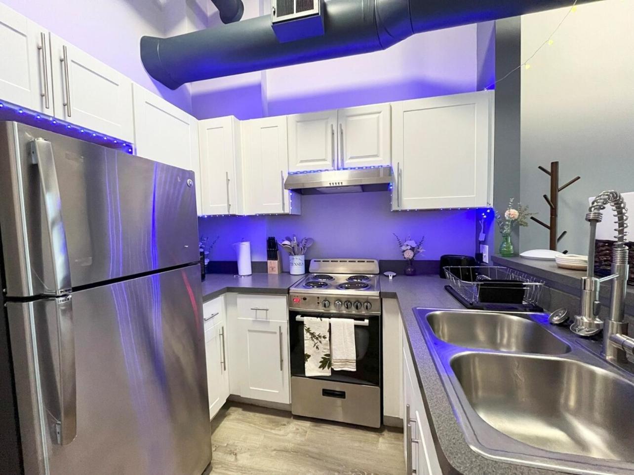 Apartment Local Modern Getaway - Ground Floor *