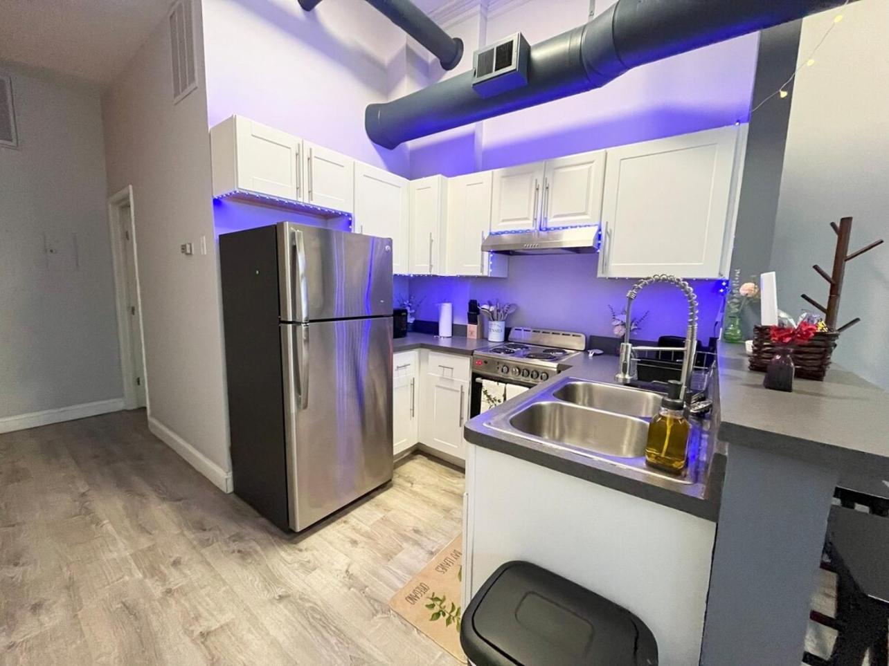 Local Modern Getaway - Ground Floor Apartment