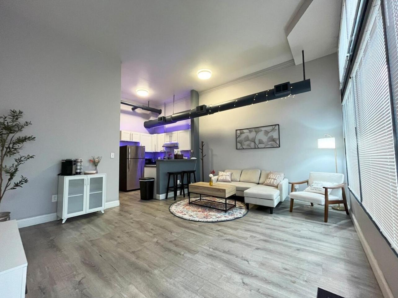 Local Modern Getaway - Ground Floor Apartment