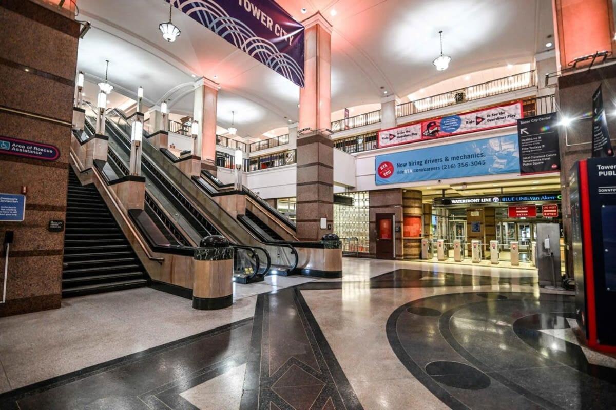 Downtown Sq Stadium Clinic Casino And Lake Apartment *