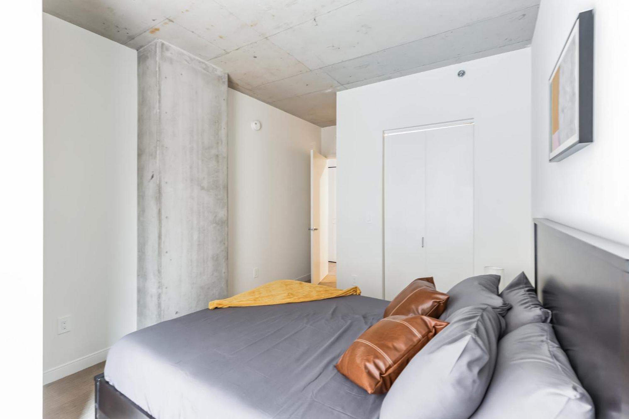 Centrally Located Dt Luxury Apts At Club * Cleveland