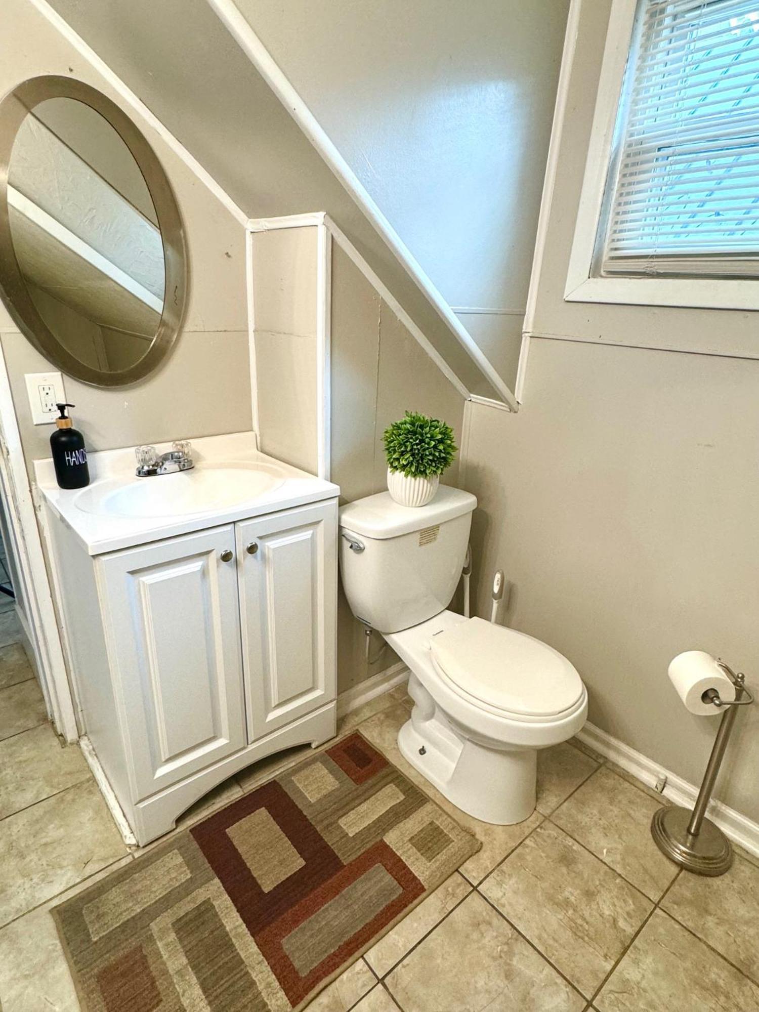 The House - Huge Ohio District - 5 Minutes From Downtown - W45th1 Upper Apartment Cleveland