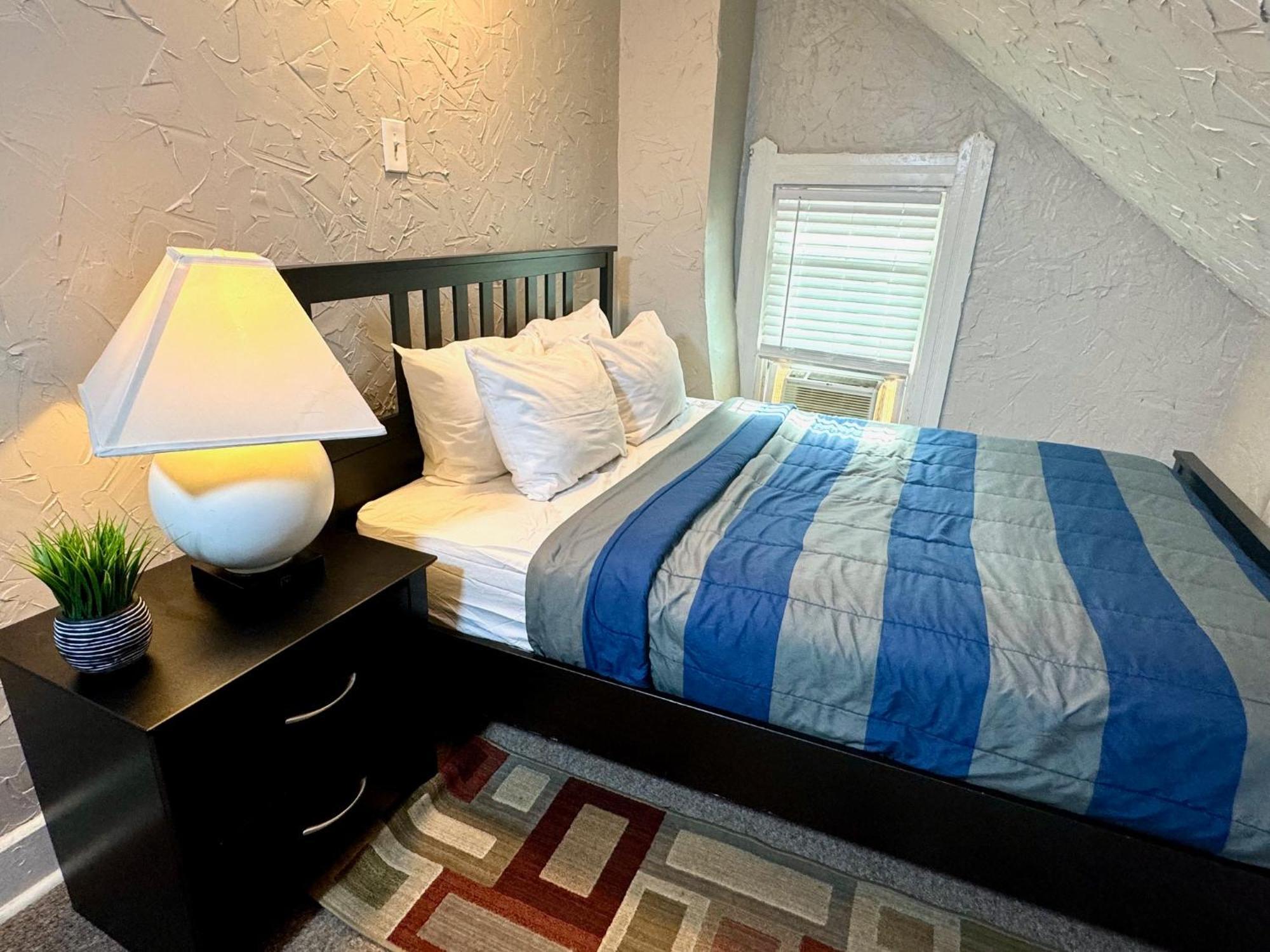 The House - Huge Ohio District - 5 Minutes From Downtown - W45th1 Upper Apartment