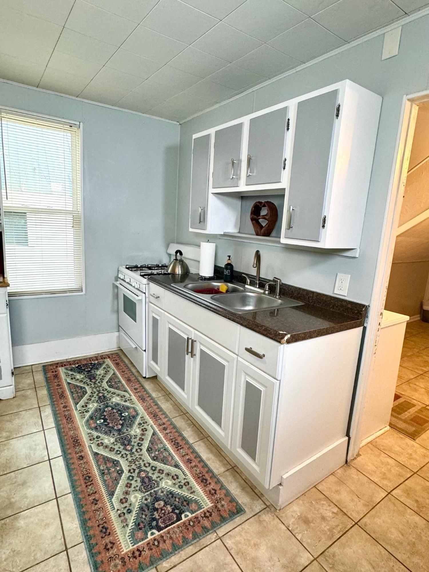 The House - Huge Ohio District - 5 Minutes From Downtown - W45th1 Upper Apartment
