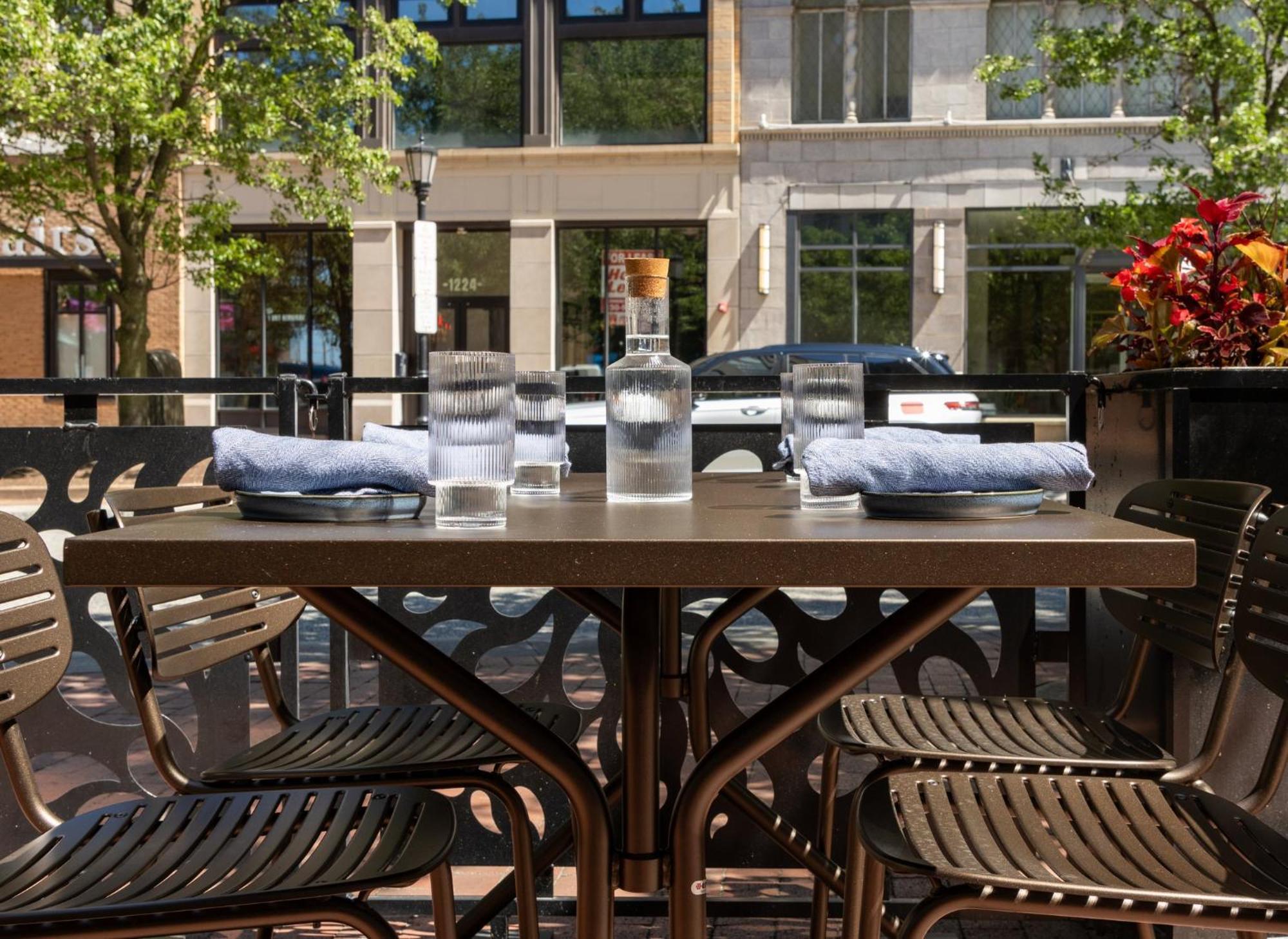 Hotel Crowne Plaza At Playhouse Square By Ihg 3*