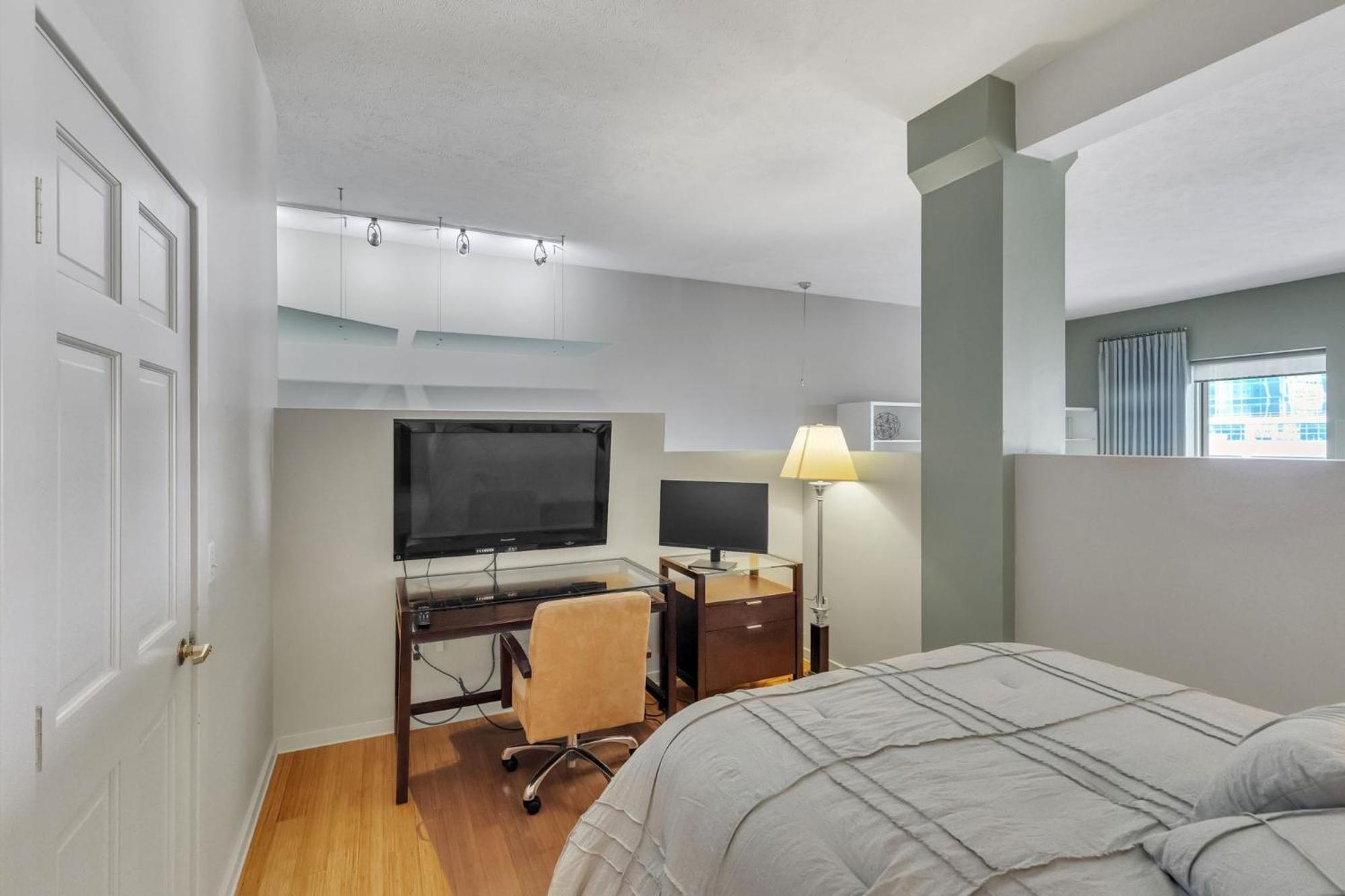 Apartment Downtown Cleveland- Steps To Sports & Events Cleveland