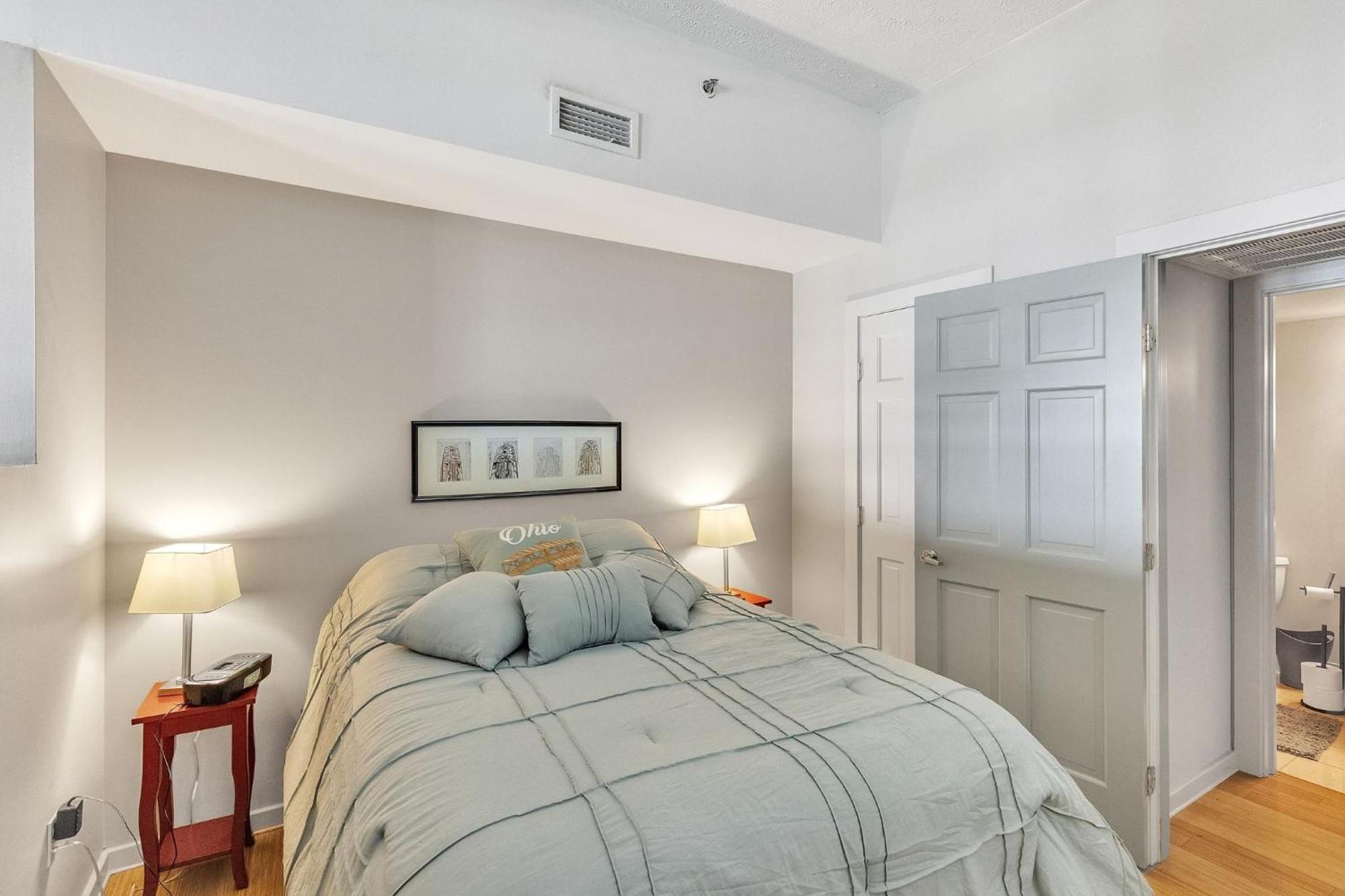 Apartment Downtown Cleveland- Steps To Sports & Events Cleveland