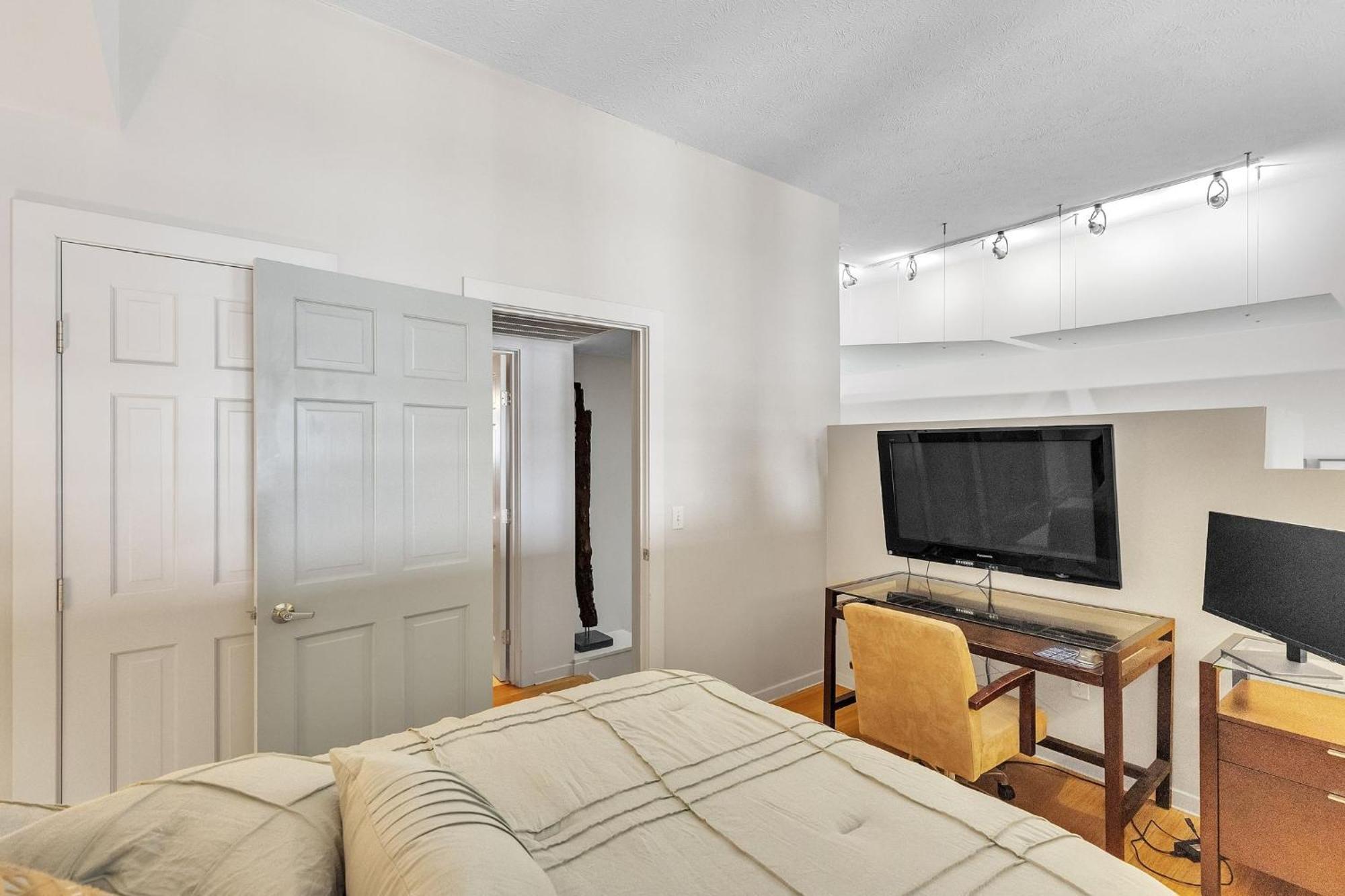 Apartment Downtown Cleveland- Steps To Sports & Events Cleveland