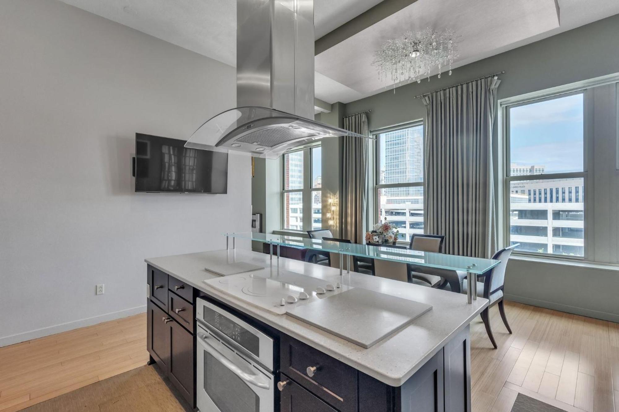 Apartment Downtown Cleveland- Steps To Sports & Events Cleveland