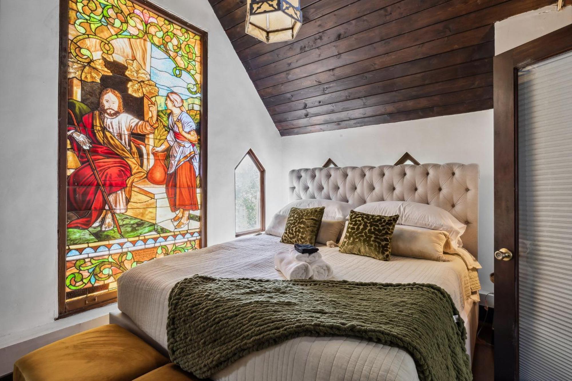 Holiday home Enchanted Castle - Your Royal Getaway Awaits Cleveland