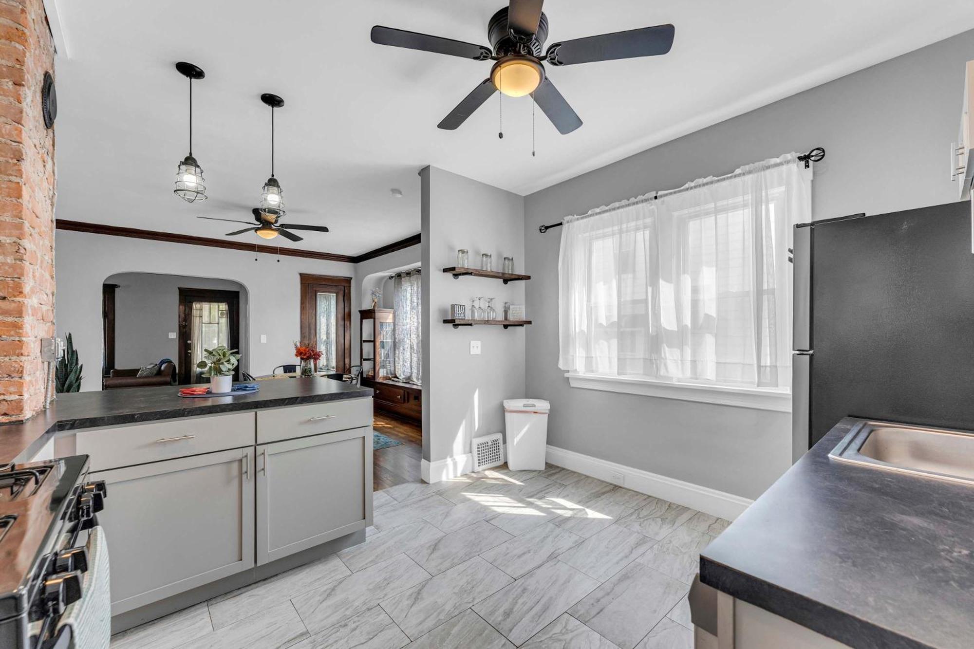 Beautifully Remodeled Duplex In West Blvd Cleveland