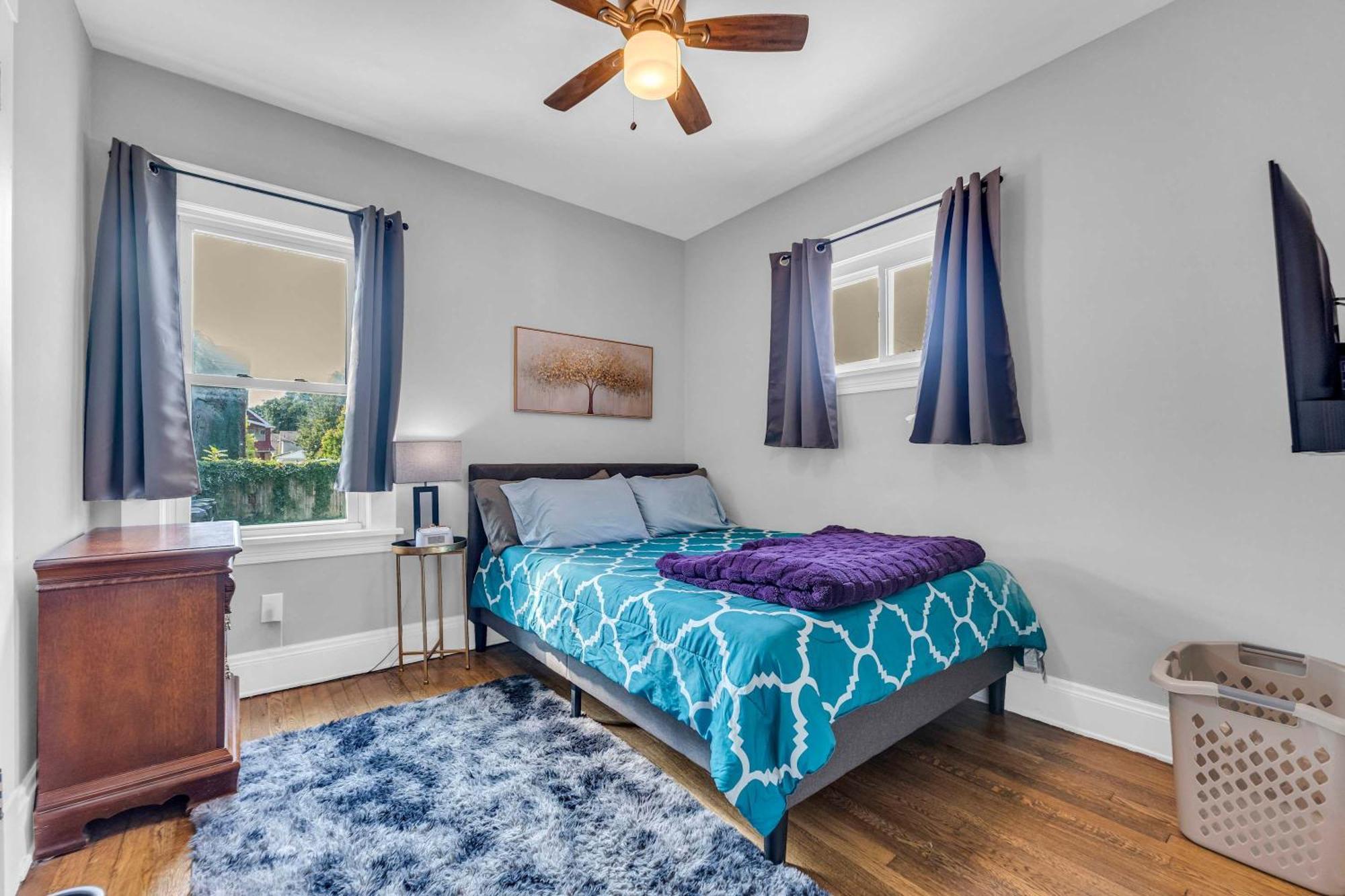 Beautifully Remodeled Duplex In West Blvd * Cleveland