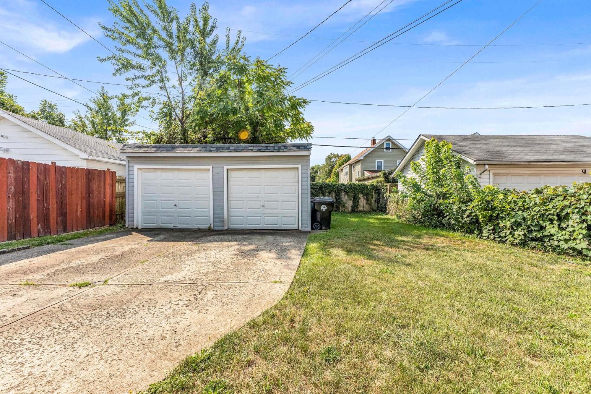 Beautifully Remodeled Duplex In West Blvd Cleveland