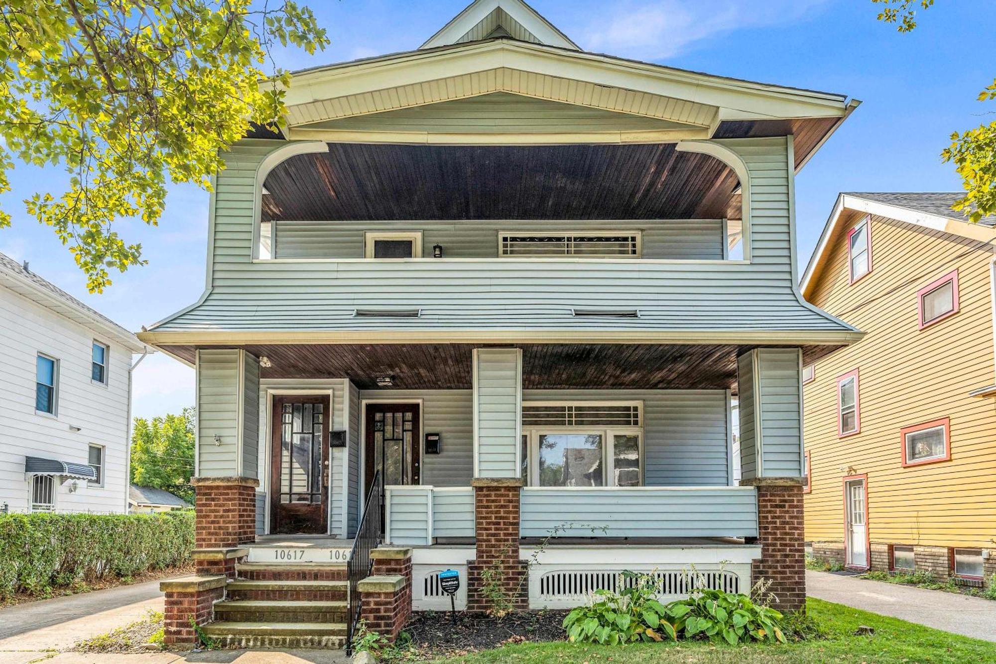 Beautifully Remodeled Duplex In West Blvd Cleveland